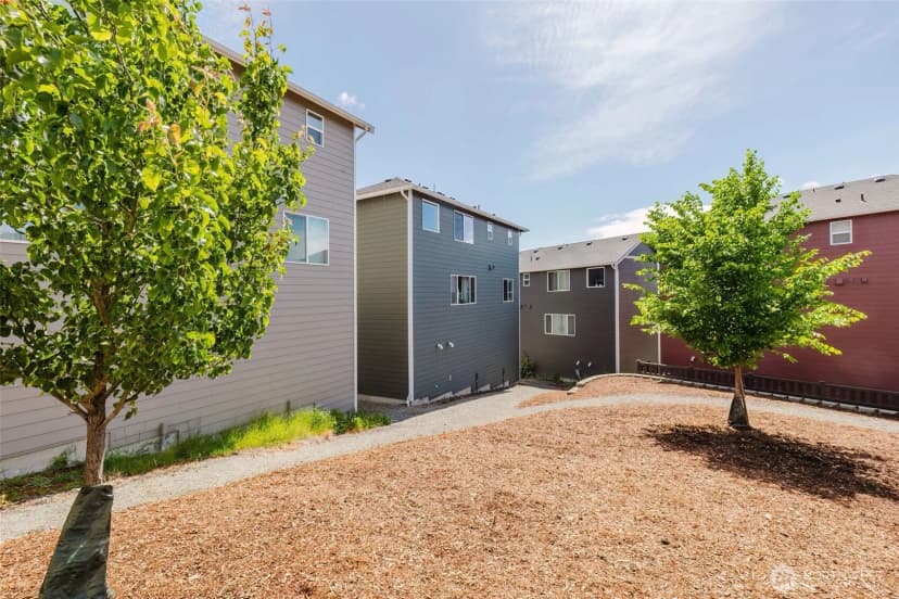 Property photo for 2450 Zeeden Way, Bremerton photo 23