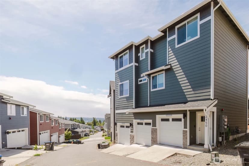 Property photo for 2450 Zeeden Way, Bremerton photo 2