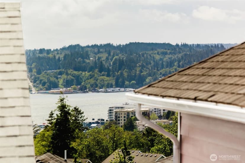 Property photo for 2450 Zeeden Way, Bremerton photo 22
