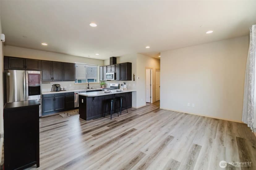 Property photo for 2450 Zeeden Way, Bremerton photo 5
