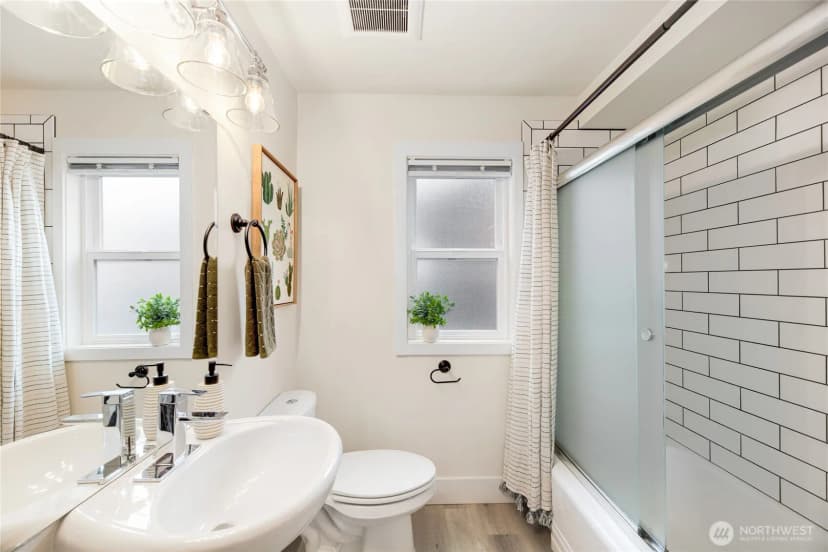 Property photo for 7737 21st Avenue Nw #a & B, Seattle photo 13