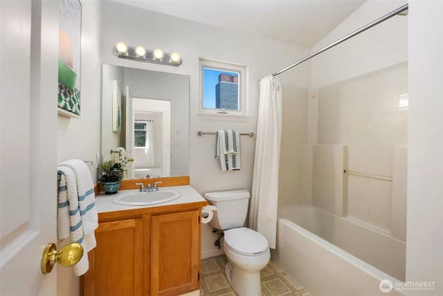 Property photo for 104 Ne 94th Street, Seattle photo 5