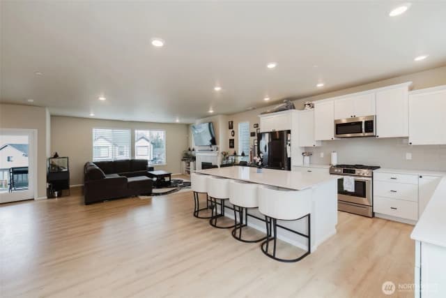 Property photo for 907 Bunting Place Se, Port Orchard photo 4