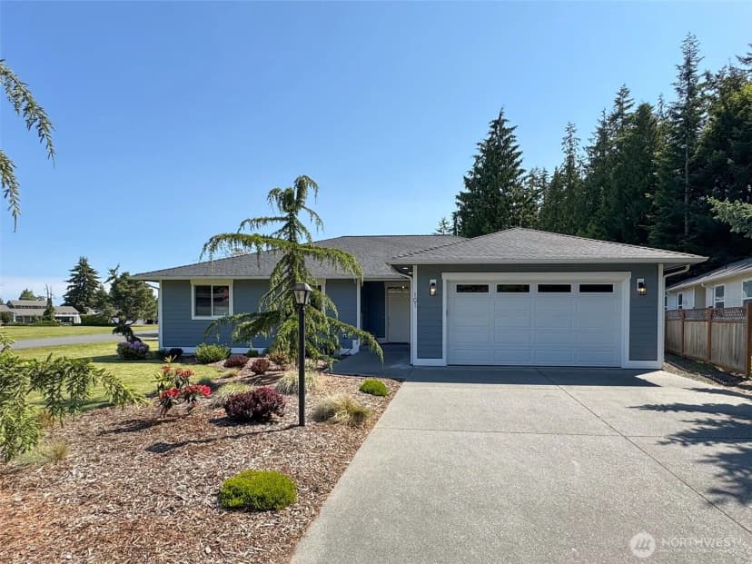 Property photo for 101 Eleventh Court, Sequim photo 3