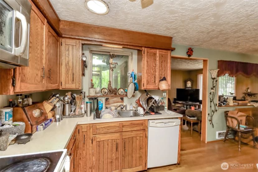 Property photo for 35904 Allen Road S, Roy photo 24