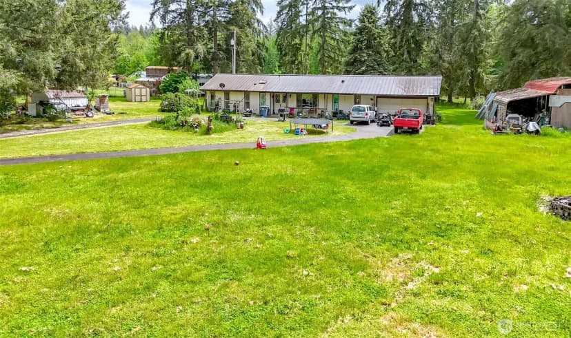 Property photo for 35904 Allen Road S, Roy
