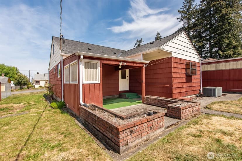 Property photo for 1320 E 4th Street, Port Angeles photo 25