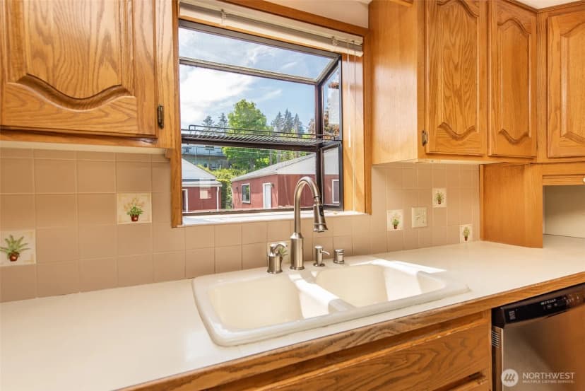 Property photo for 1320 E 4th Street, Port Angeles photo 9