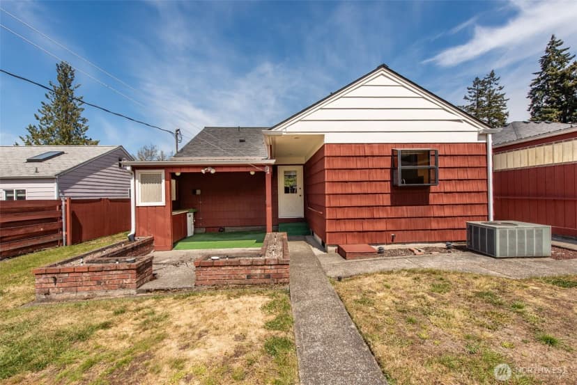Property photo for 1320 E 4th Street, Port Angeles photo 28