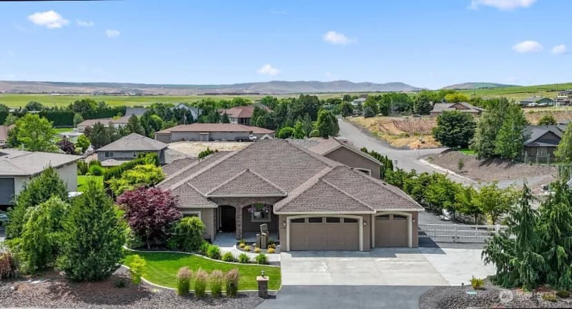Property photo for 2702 N Levi Street, Kennewick photo 2