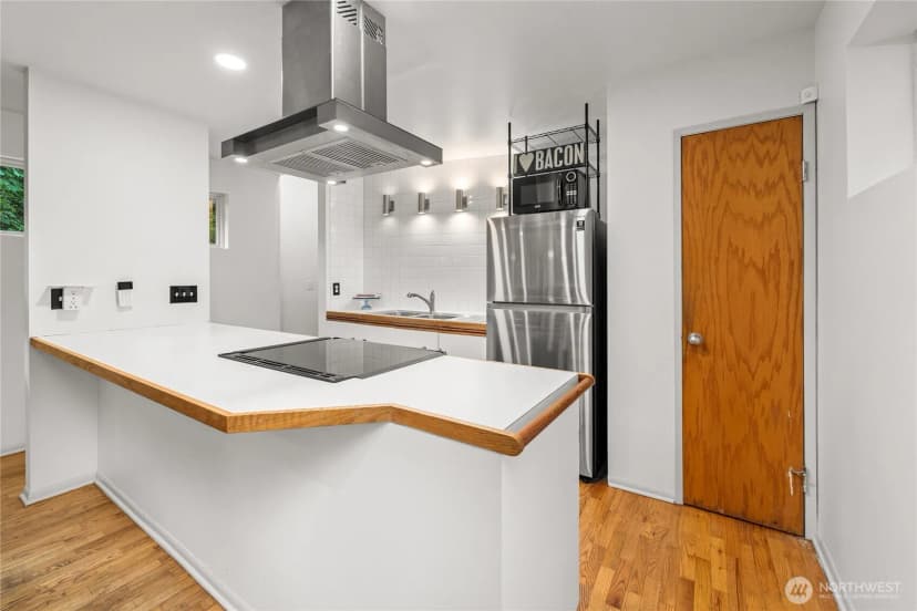Property photo for 11130 Seola Beach Drive Sw, Seattle photo 12