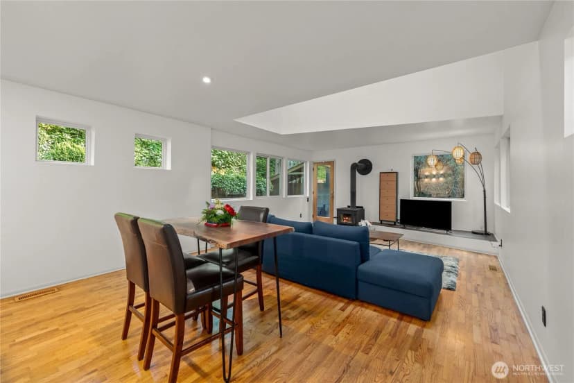 Property photo for 11130 Seola Beach Drive Sw, Seattle photo 10