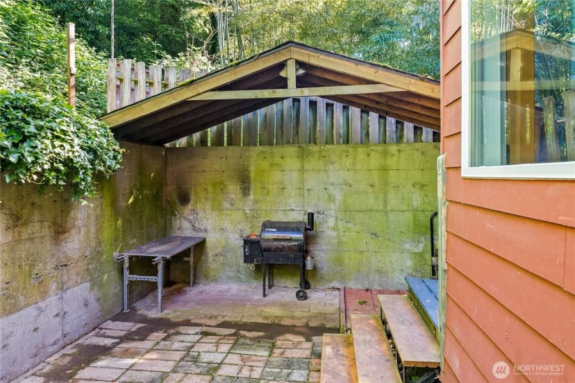 Property photo for 11130 Seola Beach Drive Sw, Seattle photo 35