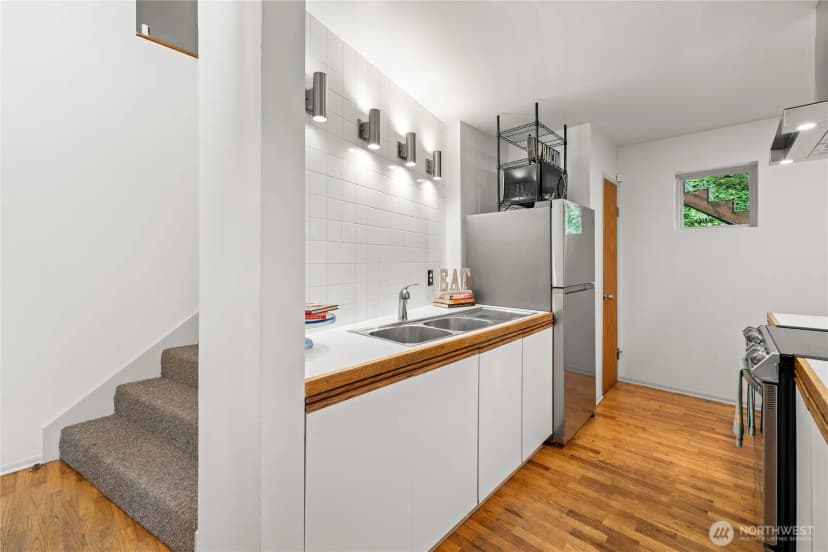 Property photo for 11130 Seola Beach Drive Sw, Seattle photo 17