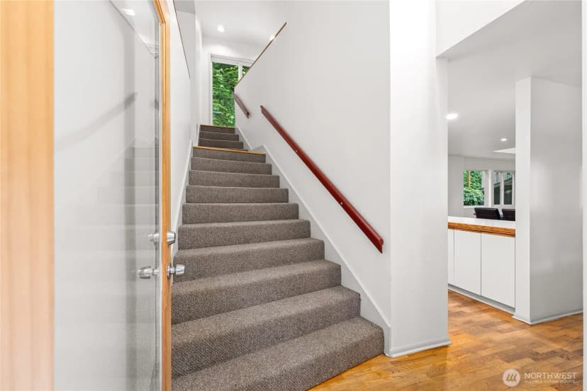 Property photo for 11130 Seola Beach Drive Sw, Seattle photo 18
