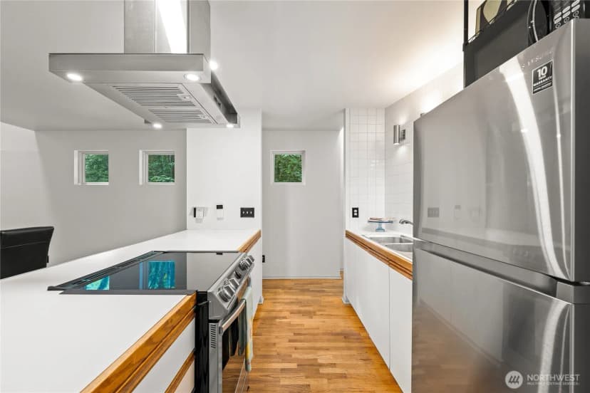 Property photo for 11130 Seola Beach Drive Sw, Seattle photo 15