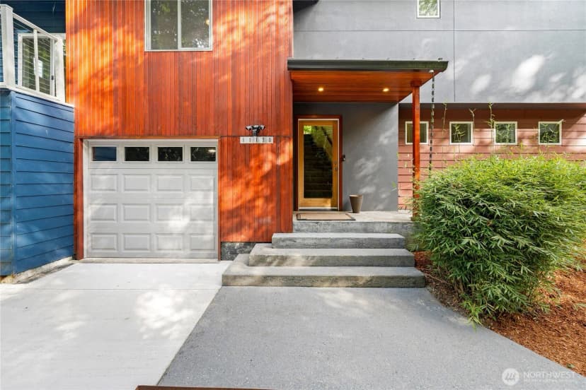 Property photo for 11130 Seola Beach Drive Sw, Seattle photo 2