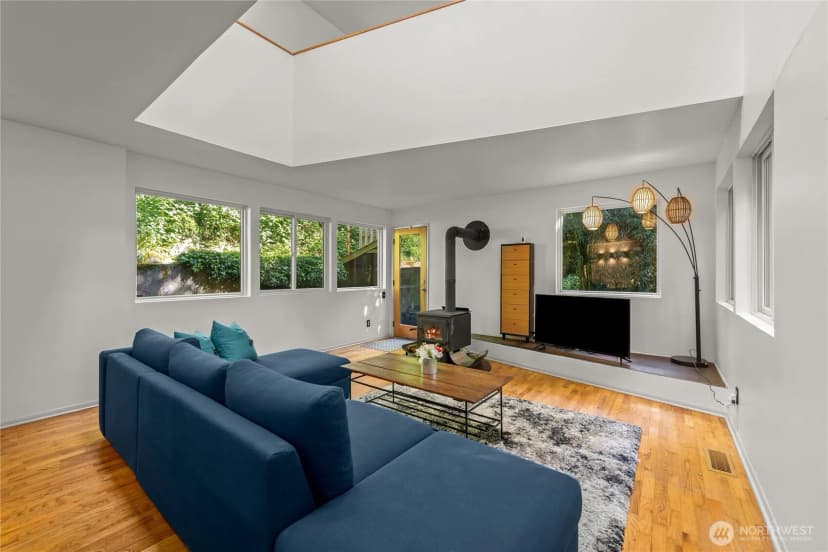 Property photo for 11130 Seola Beach Drive Sw, Seattle photo 6