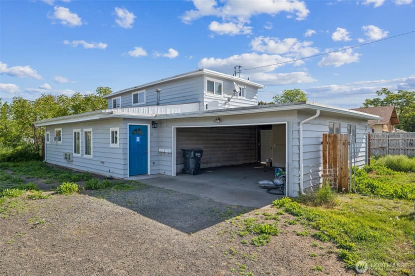 Property photo for 47 Se 10th Street, College Place