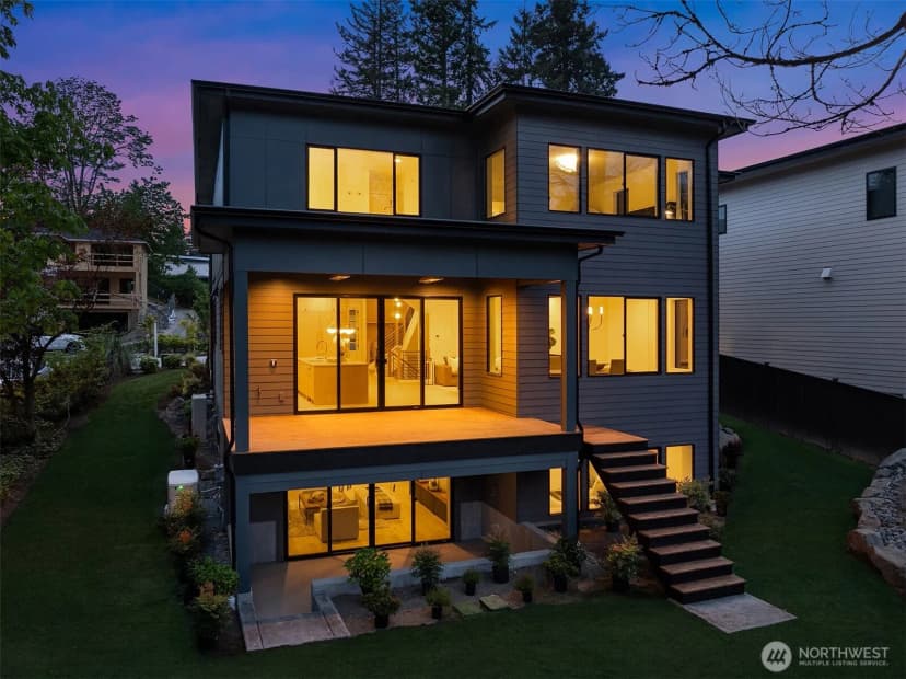Property photo for 11320 113th Place Ne, Kirkland photo 2