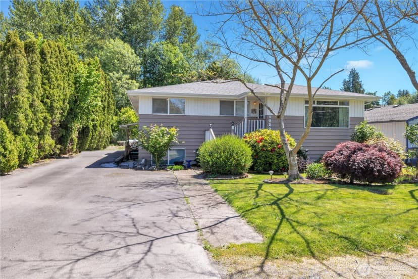 Property photo for 10208 Sw 28th Ave, Seattle photo 2