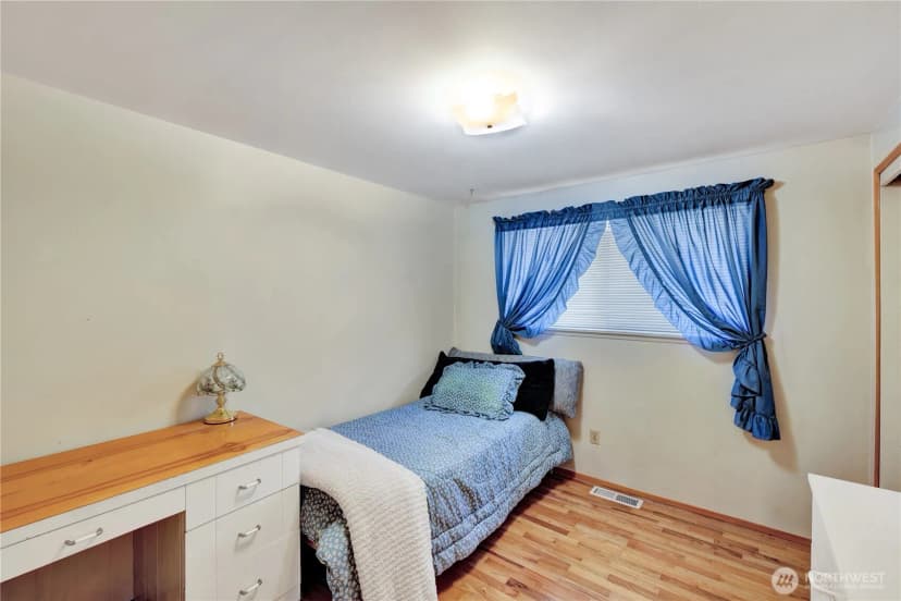 Property photo for 10208 Sw 28th Ave, Seattle photo 10