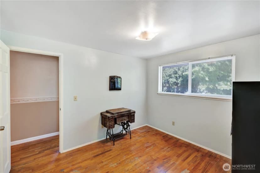 Property photo for 10208 Sw 28th Ave, Seattle photo 12
