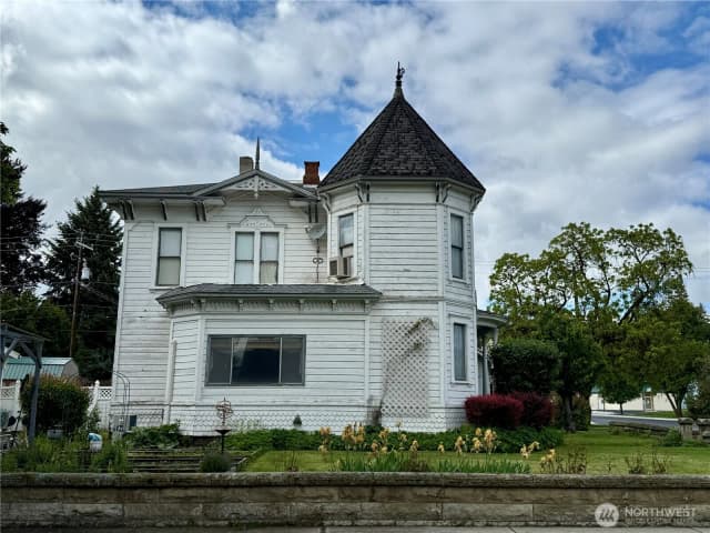 Property photo for 303 307 N 3rd Street, Dayton photo 2