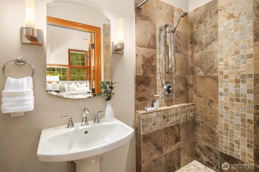 Property photo for 26970 Se Old Black Nugget Road, Issaquah photo 23