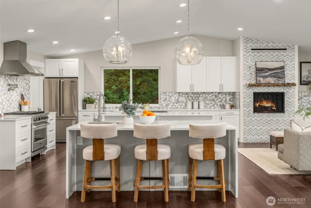 Property photo for 7429 Ne 129th Street, Kirkland photo 3
