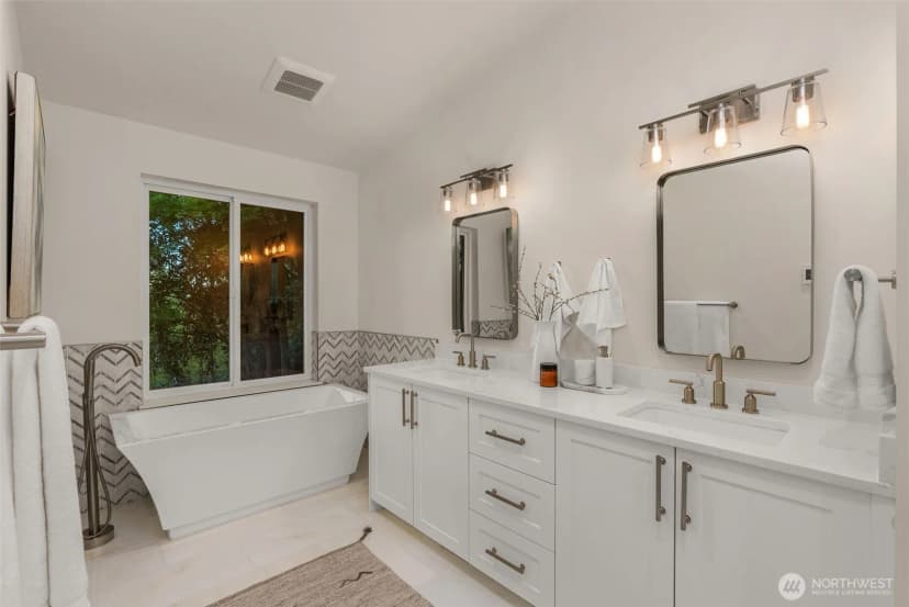 Property photo for 7429 Ne 129th Street, Kirkland photo 15