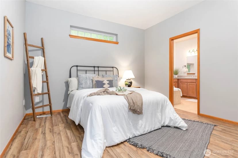 Property photo for 26 Inglewood Place, Bellingham photo 19
