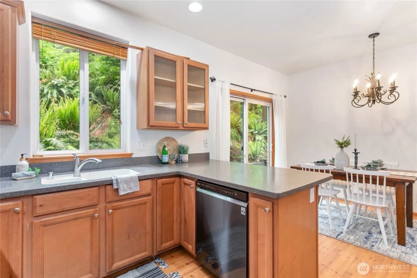 Property photo for 26 Inglewood Place, Bellingham photo 12