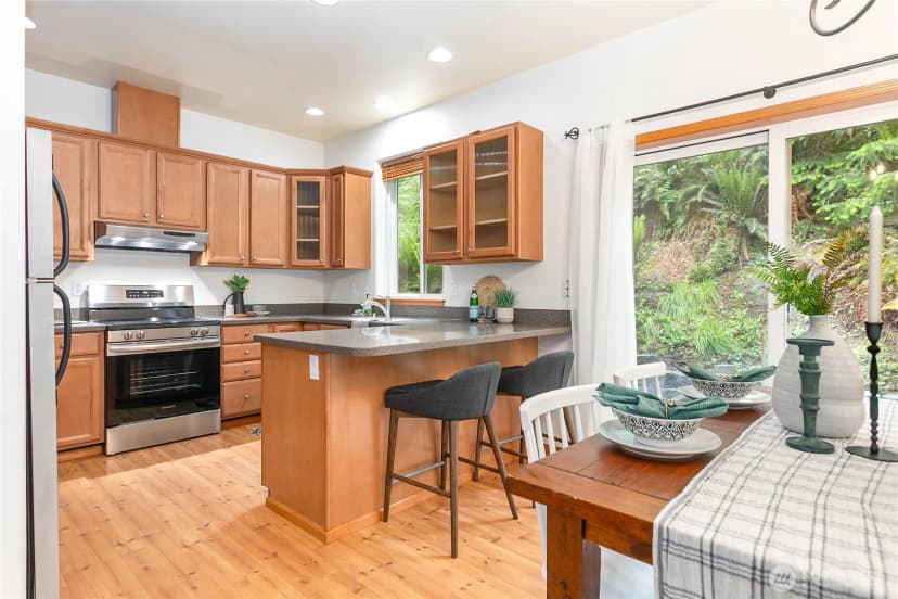 Property photo for 26 Inglewood Place, Bellingham photo 8