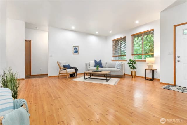 Property photo for 26 Inglewood Place, Bellingham photo 5