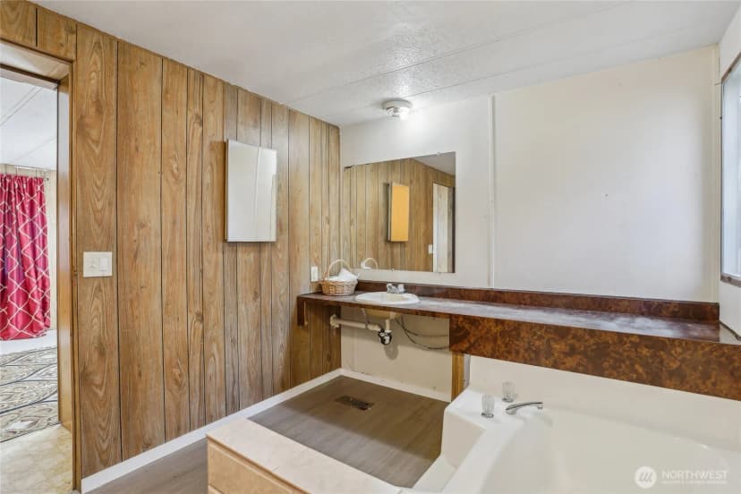 Property photo for 10132 228th Place Se, Woodinville photo 16