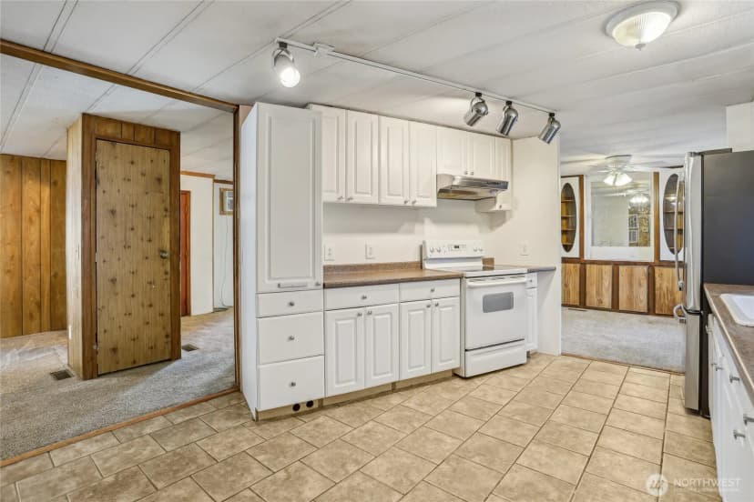 Property photo for 10132 228th Place Se, Woodinville photo 8