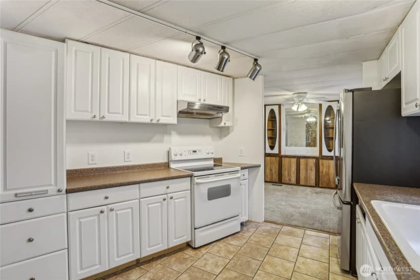 Property photo for 10132 228th Place Se, Woodinville photo 9