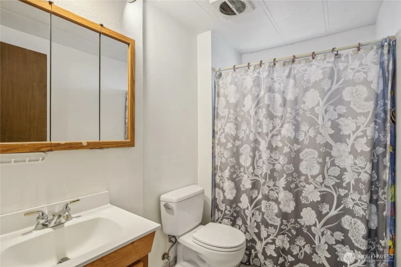 Property photo for 10132 228th Place Se, Woodinville photo 20
