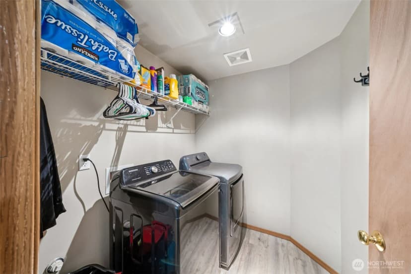 Property photo for 21711 Beachside Drive Se, Yelm photo 15