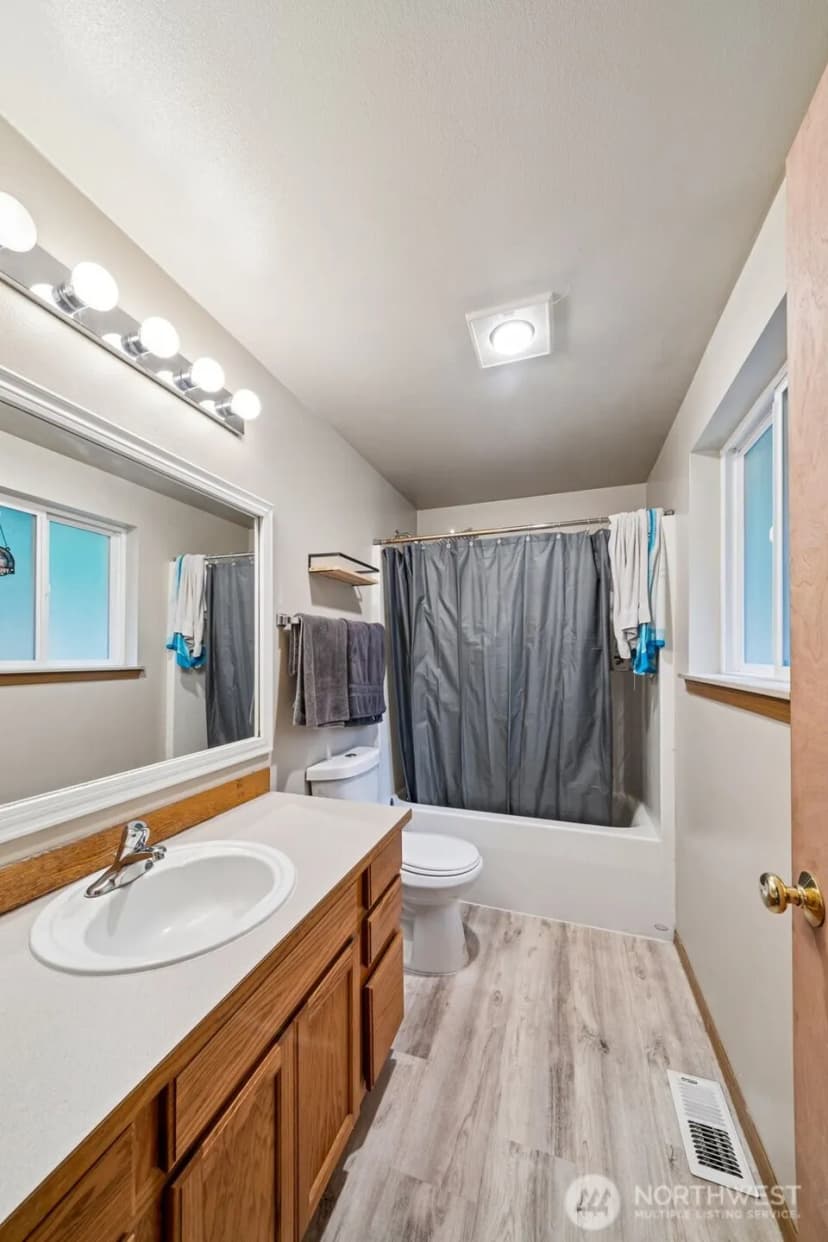 Property photo for 21711 Beachside Drive Se, Yelm photo 13