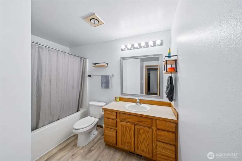 Property photo for 21711 Beachside Drive Se, Yelm photo 10
