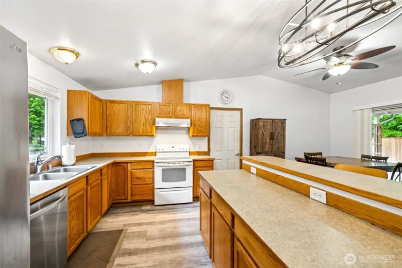 Property photo for 21711 Beachside Drive Se, Yelm photo 6