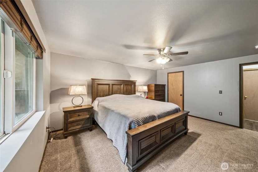 Property photo for 21711 Beachside Drive Se, Yelm photo 12
