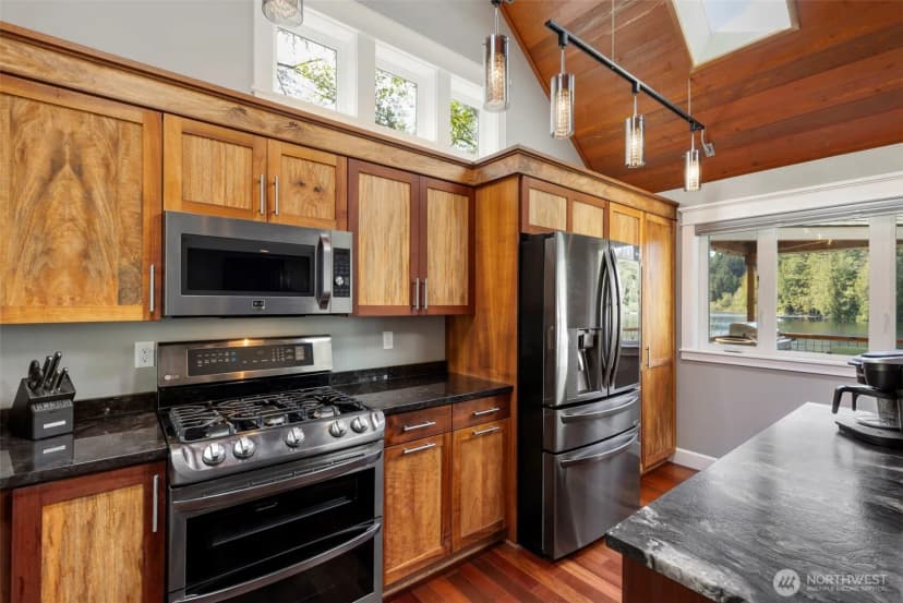 Property photo for 13083 Lake Shore Drive Nw, Poulsbo photo 14