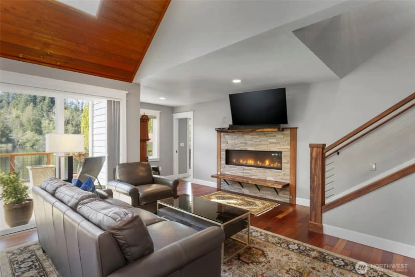 Property photo for 13083 Lake Shore Drive Nw, Poulsbo photo 10