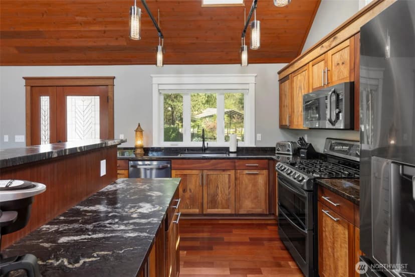 Property photo for 13083 Lake Shore Drive Nw, Poulsbo photo 13