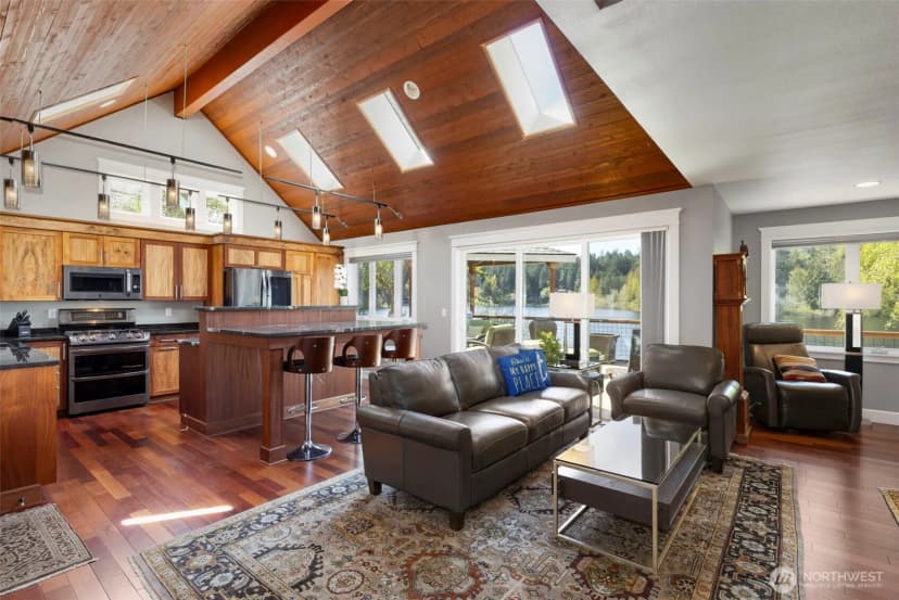 Property photo for 13083 Lake Shore Drive Nw, Poulsbo photo 9