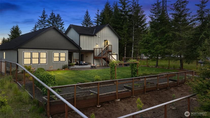 Property photo for 321 W Berry Ridge Road, Shelton photo 4