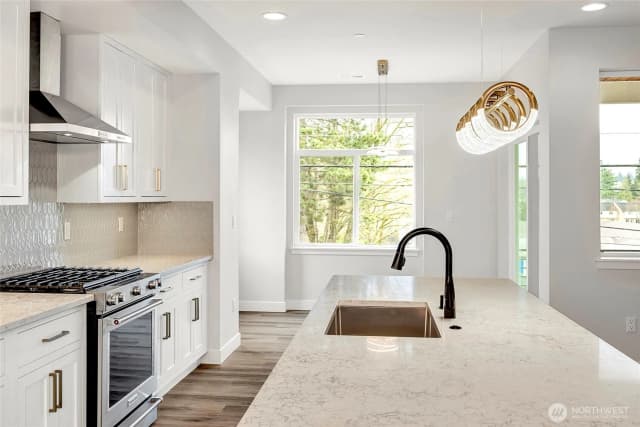Property photo for 6726 187th Street Ne #104, Kenmore photo 3